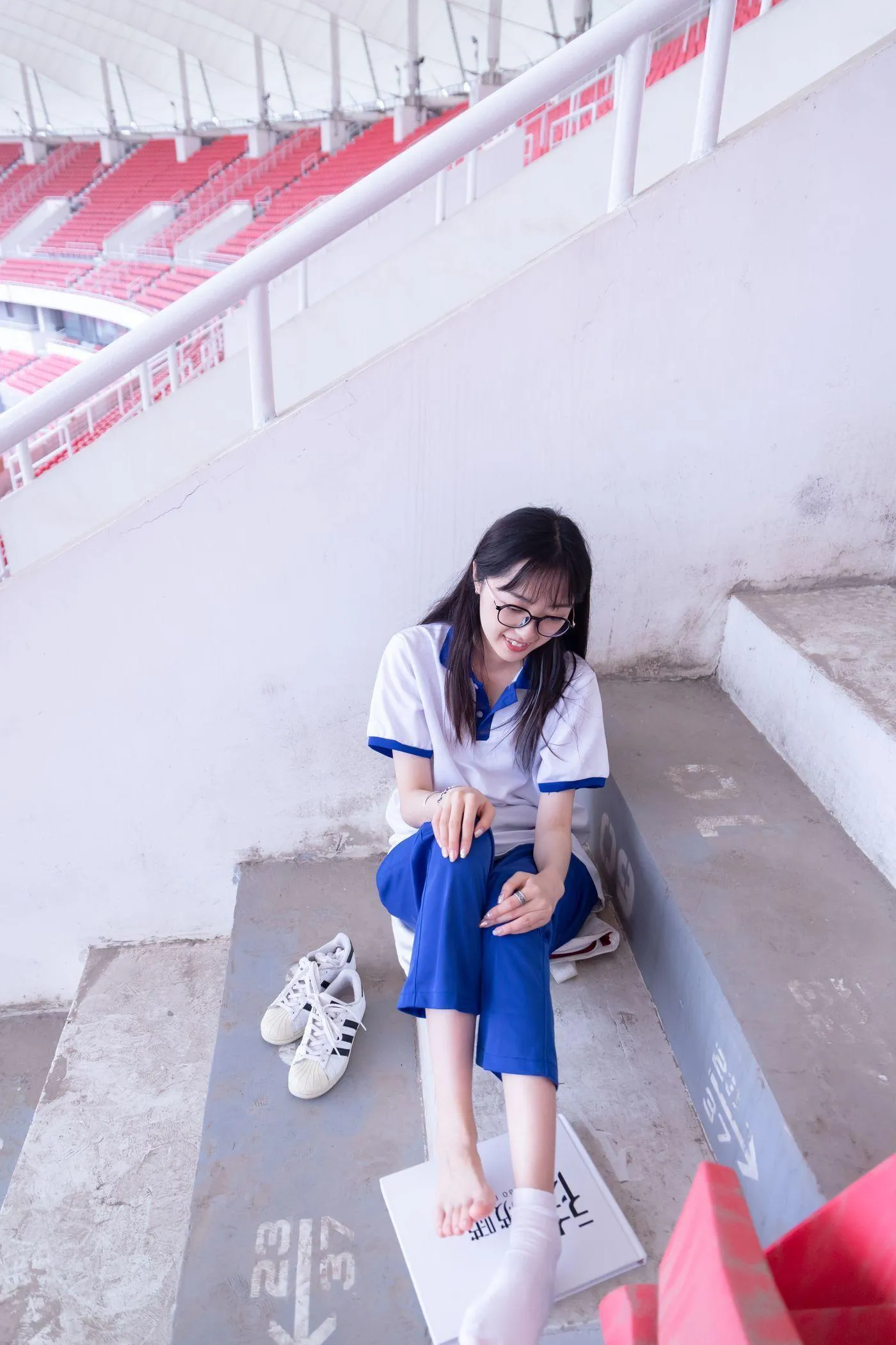 [BoBoSocks袜啵啵]NO.002 稚予-校服、贝壳头、白棉袜、裸足 [139P]插图7